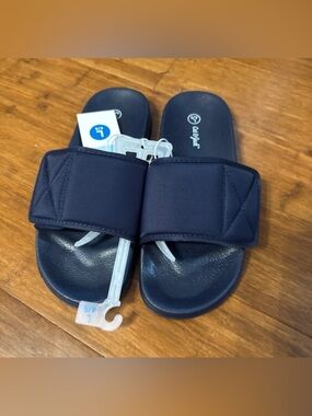 NWT- Y 4/5 Navy Slide Sandals with Wide velcro adjustable Strap Slides anti-slip
